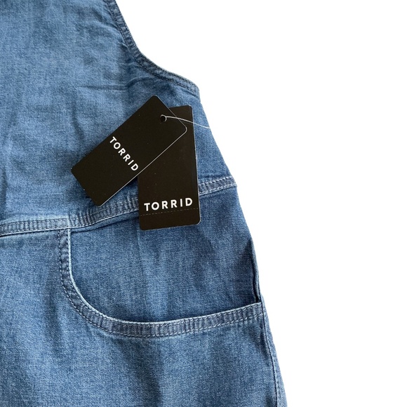 Torrid Chambray Short Overalls Medium NWT - Picture 5 of 9